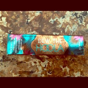 Dew the Hoola Benefit Bronzer new in box!